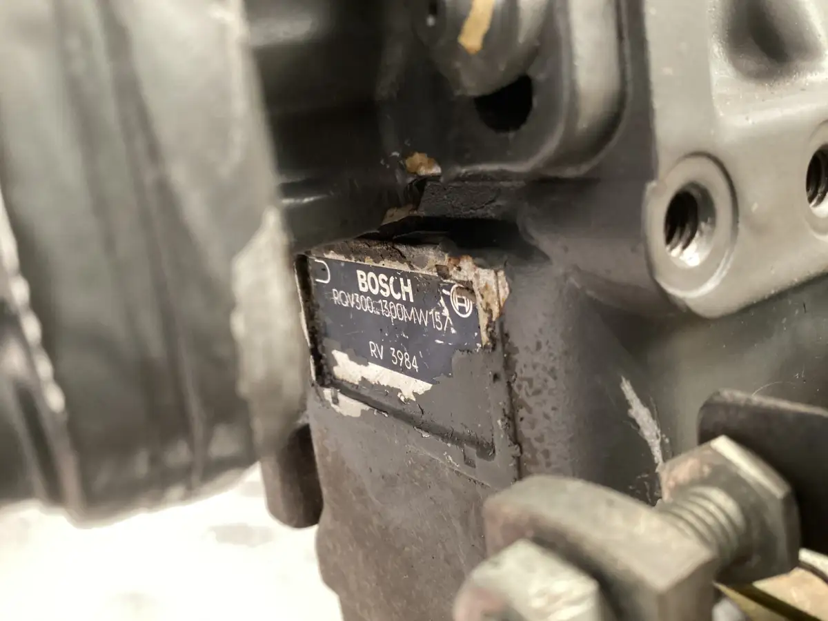 USED BOSCH FUEL PUMP 0403246056 - Picture 2