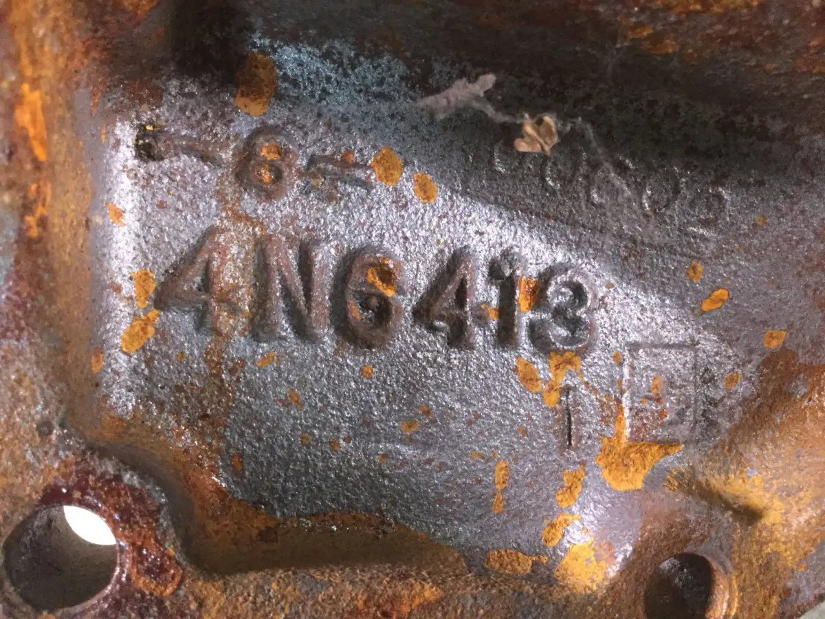 CATERPILLAR ALTERNATOR BRACKET 4N6413 USED - Picture 2