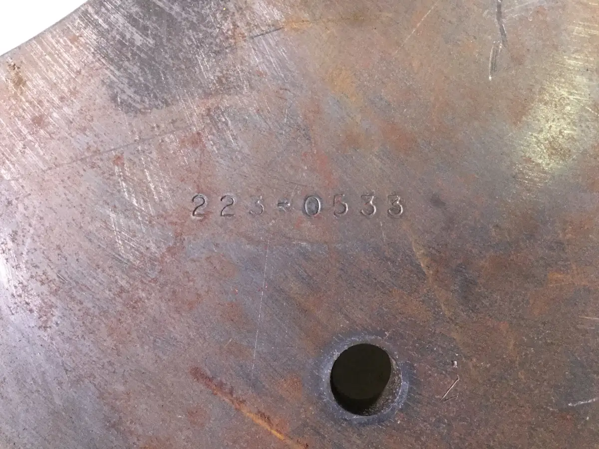 CATERPILLAR DISTRIBUTION PLATE 2230533 USED - Picture 2