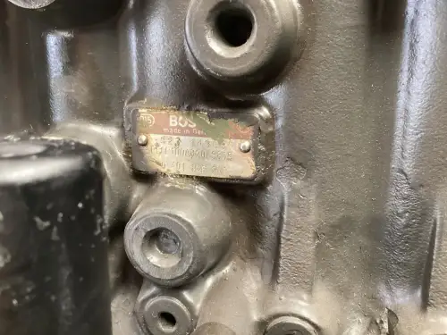 POMPE À CARBURANT BOSCH 0401846261 D'OCCASION - Miniature 4