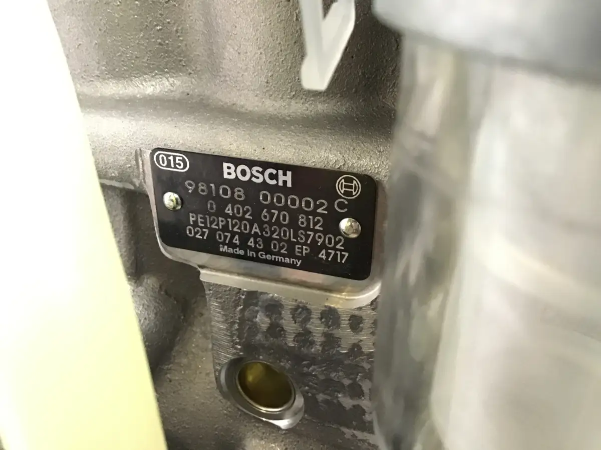 BOMBA DE COMBUSTIBLE BOSCH 0402670812 USADA - Imagen 4