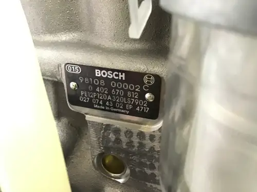 POMPE À CARBURANT BOSCH 0402670812 D'OCCASION - Miniature 4