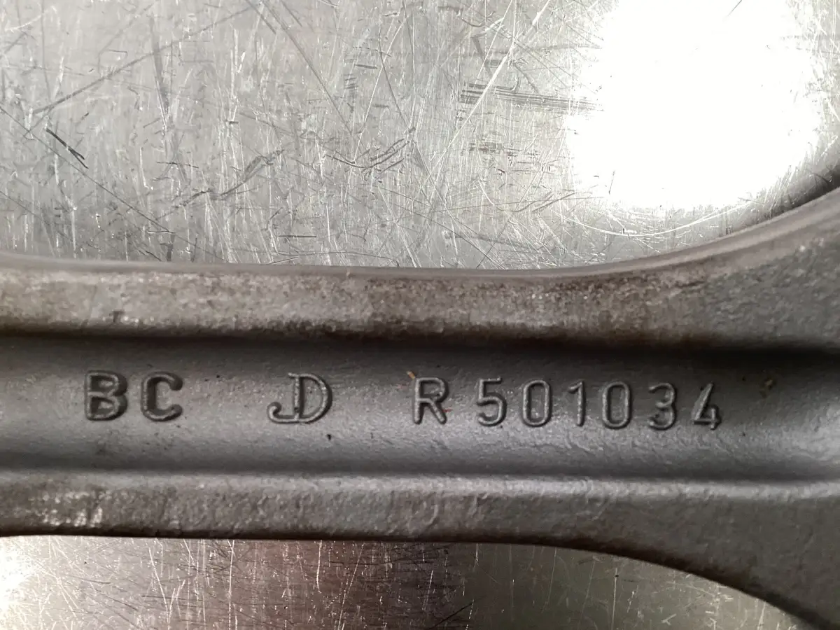 JOHN DEERE R501034 GEBRAUCHTE PLEUEL GROSSKOPF – Bild 2