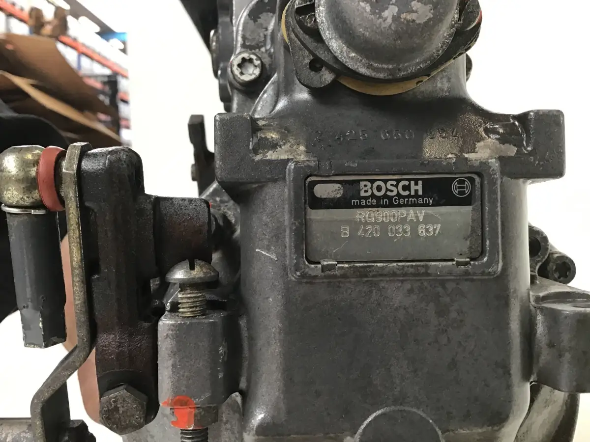USED BOSCH FUEL PUMP 0402646739 - Picture 3