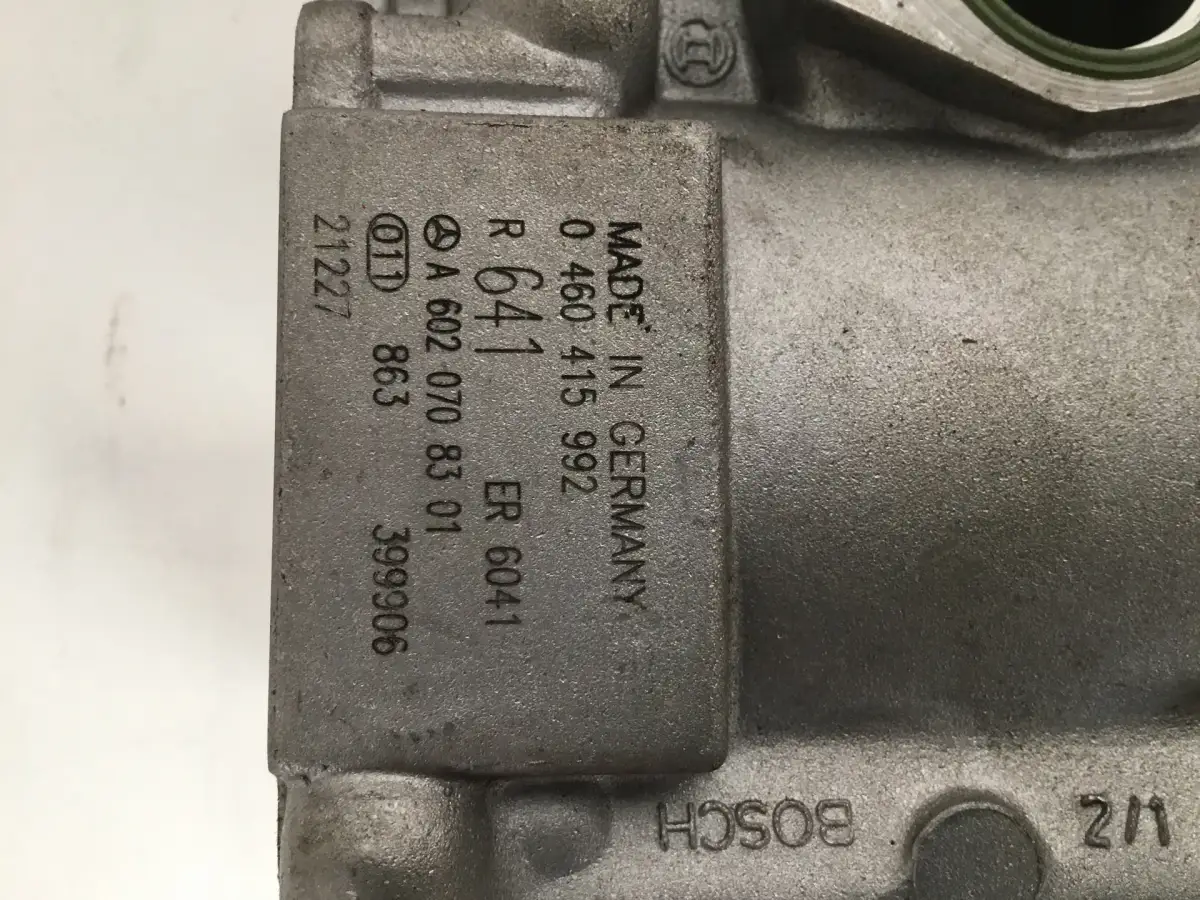 BOSCH FUEL PUMP 0460415992 USED - Picture 4