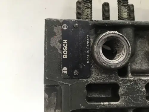 POMPE À CARBURANT BOSCH 0403456115 D'OCCASION - Miniature 4