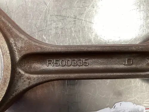 JOHN DEERE R500335 GEBRAUCHTE PLEUEL GROßE BOHRUNG 77.9 – Vorschaubild 2