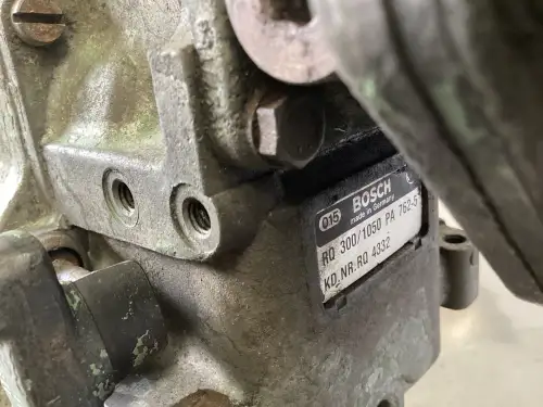USED BOSCH FUEL PUMP 0402648841 - Thumb image 2