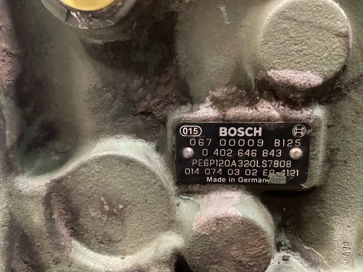 BOMBA DE COMBUSTIBLE BOSCH 0402646843 USADA - Imagen 3