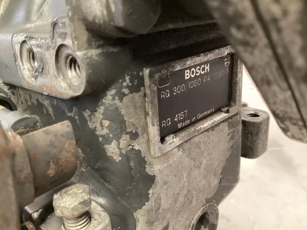POMPE À CARBURANT BOSCH USAGÉE 0402646796 - Image 2