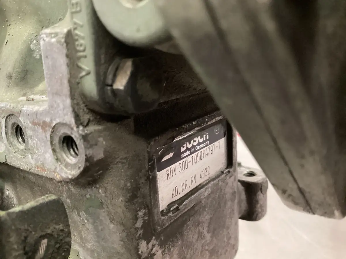 BOSCH FUEL PUMP 0402648825 USED - Picture 2