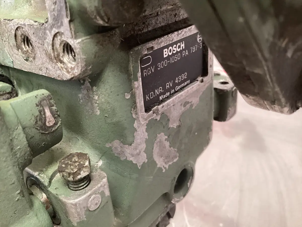 BOSCH FUEL PUMP 0402648825 USED - Picture 2