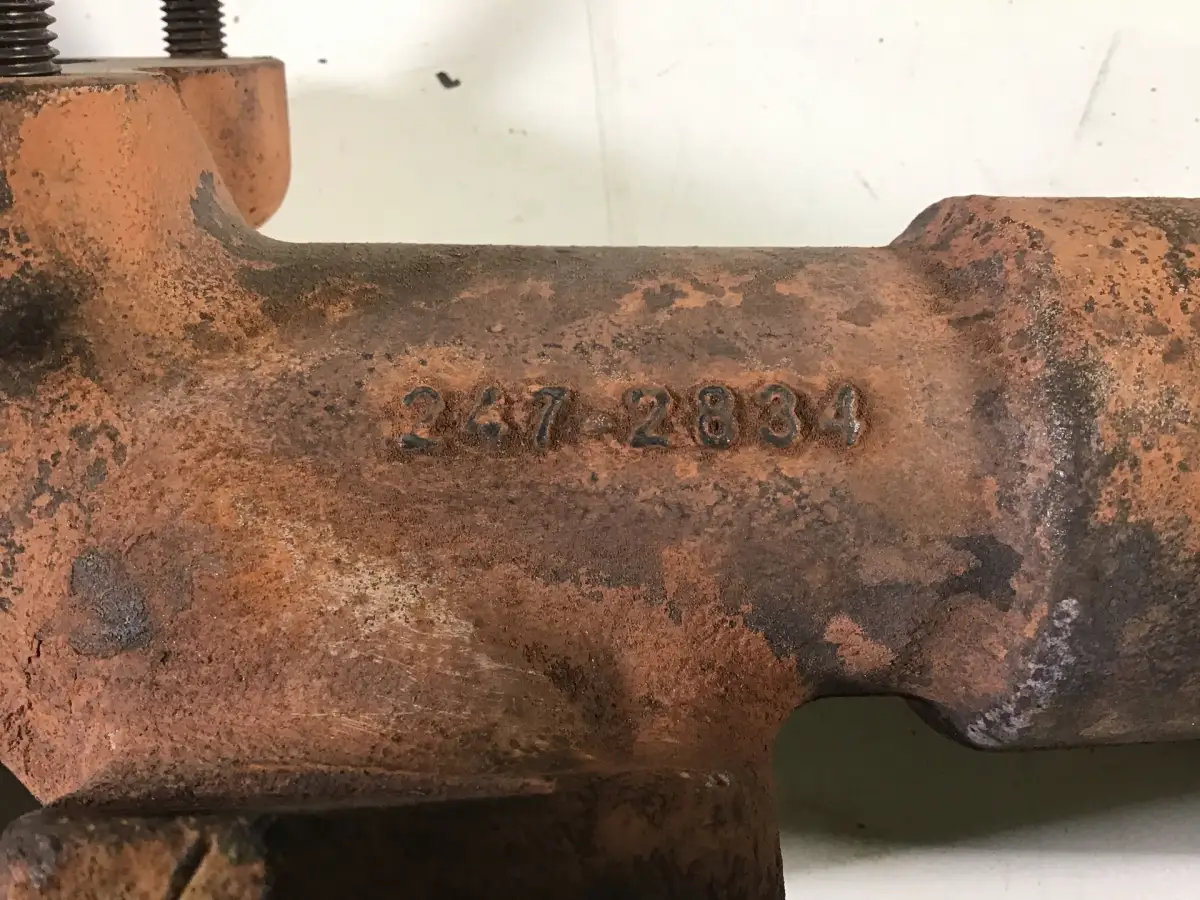 CATERPILLAR EXHAUST MANIFOLD 2472834 USED - Picture 2