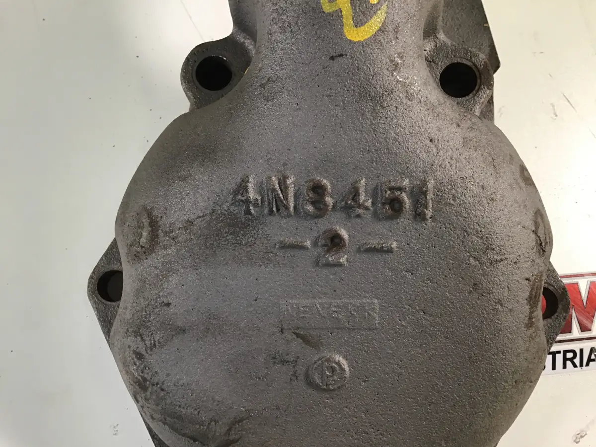 CATERPILLAR OIL COOLER COVER 4N8451 USED - Picture 2