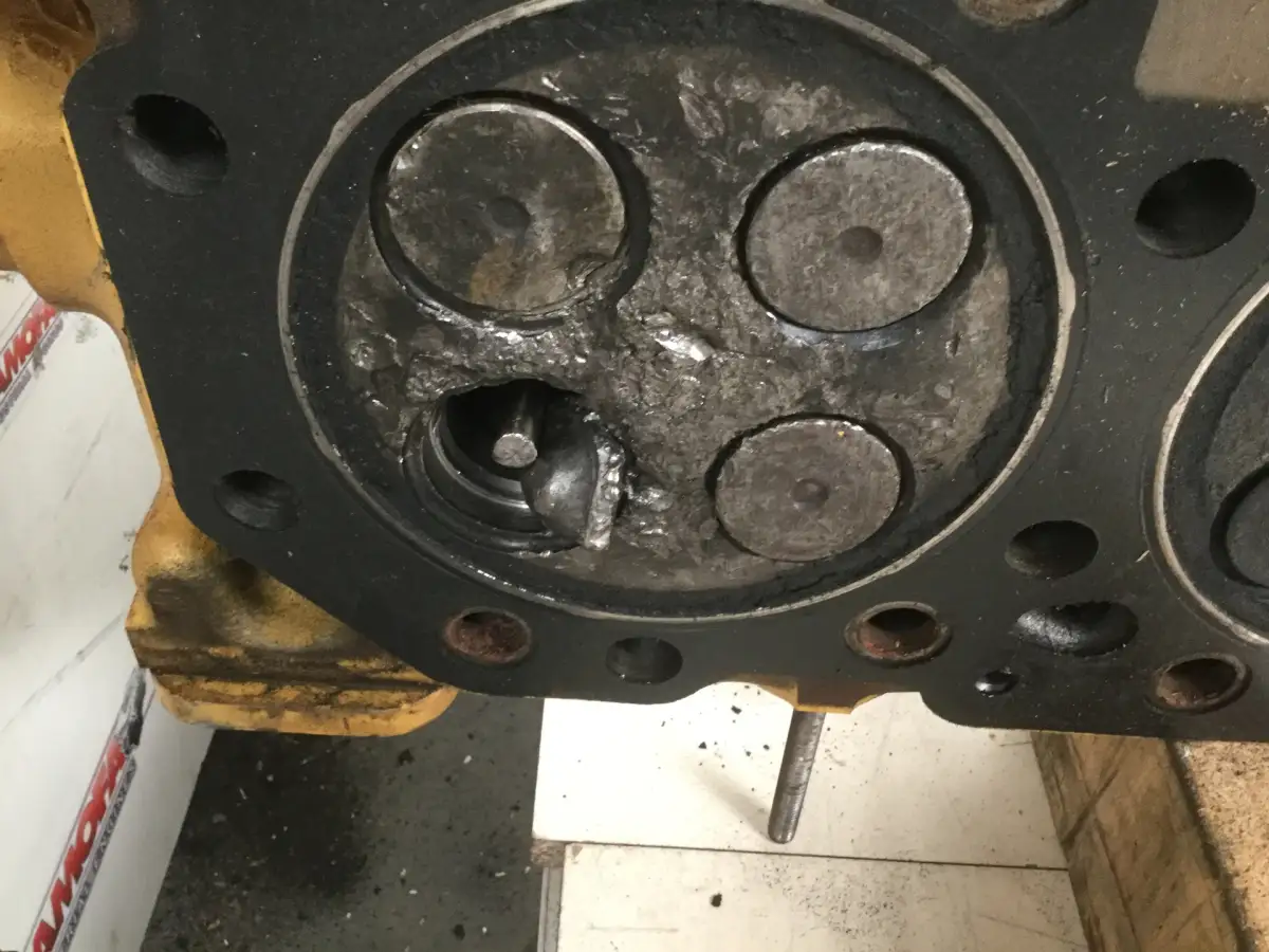 CATERPILLAR HEAD-CYLINDER (COPY) 1053797 USED - Picture 2