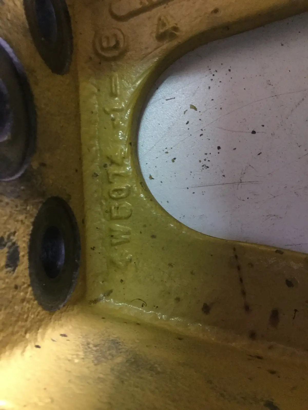 SOPORTE DE MOTOR CATERPILLAR 4W5074 USADO - Imagen 2