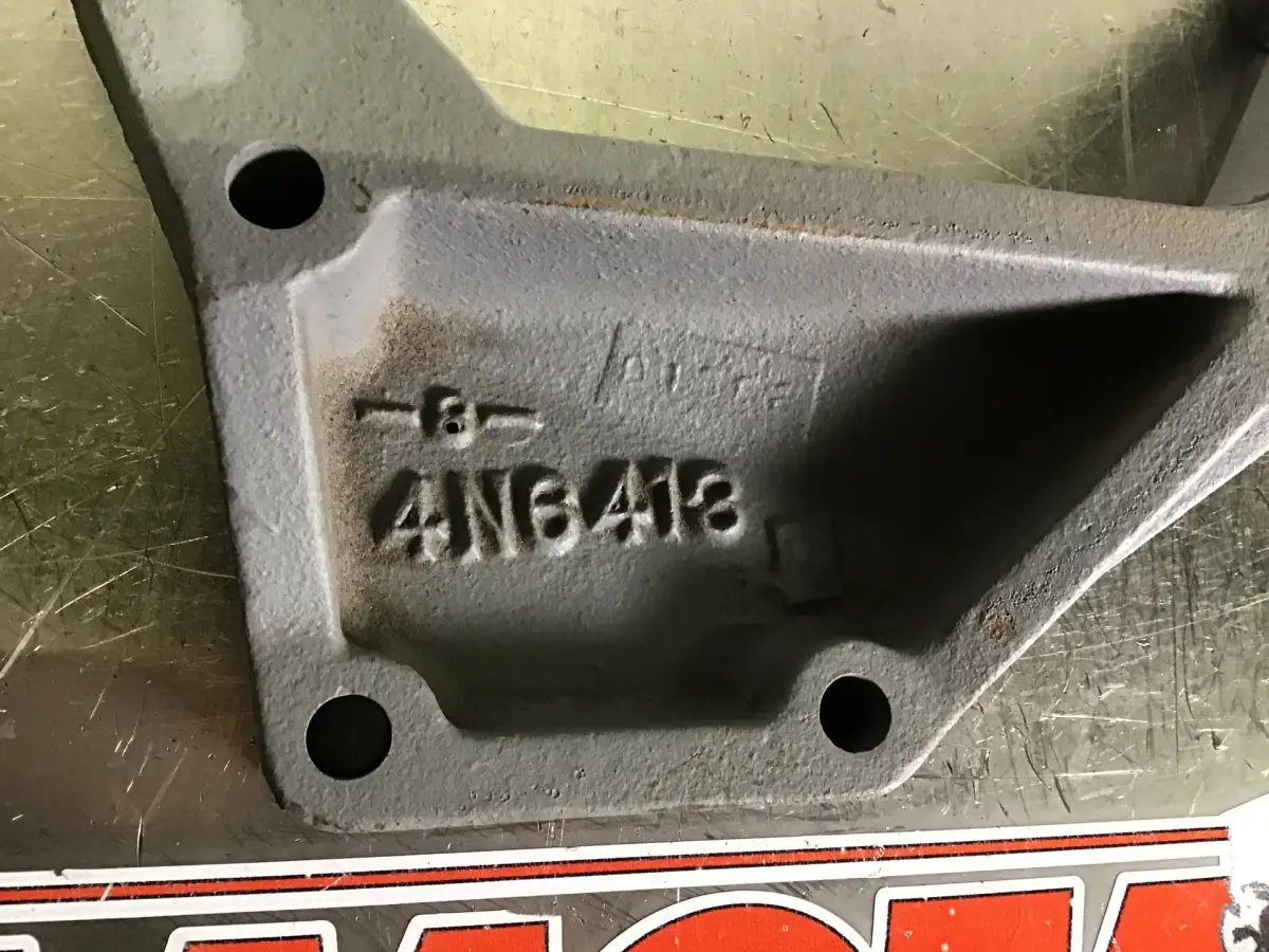 CATERPILLAR ALTERNATOR SUPPORT 4N6413 USED - Picture 2