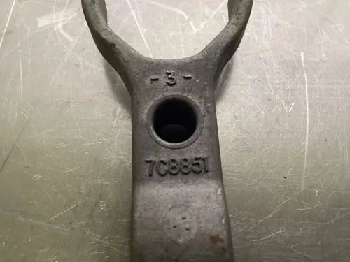 CATERPILLAR INJECTOR CLAMP 7C8851 USED - Thumb image 2