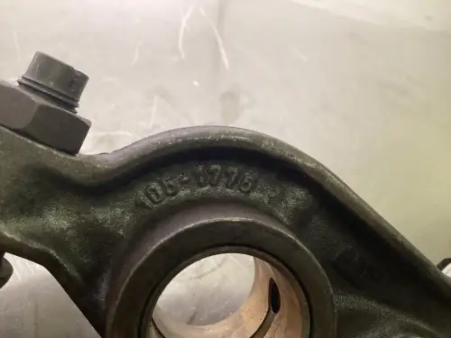 CATERPILLAR INJEKTOR ROCKER ARM 1051776 GEBRAUCHT – Vorschaubild 2