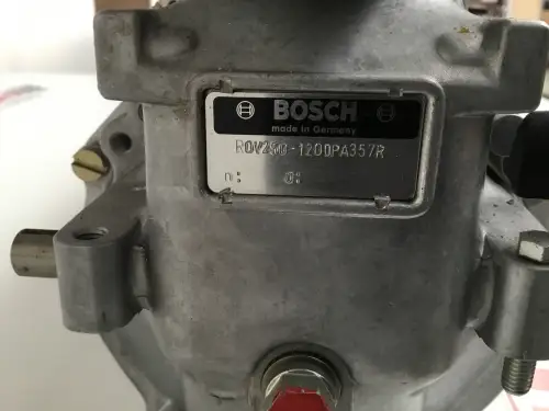 POMPE À CARBURANT BOSCH 0401848704 D'OCCASION - Miniature 2