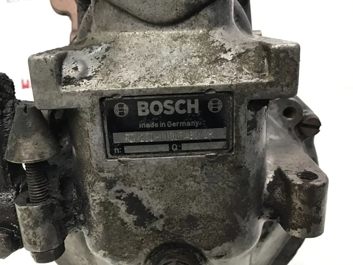 POMPE À CARBURANT BOSCH 0401846207 USAGÉE - Image 2
