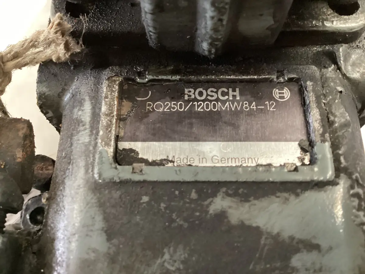 BOSCH FUEL PUMP 0403456121 USED - Picture 2