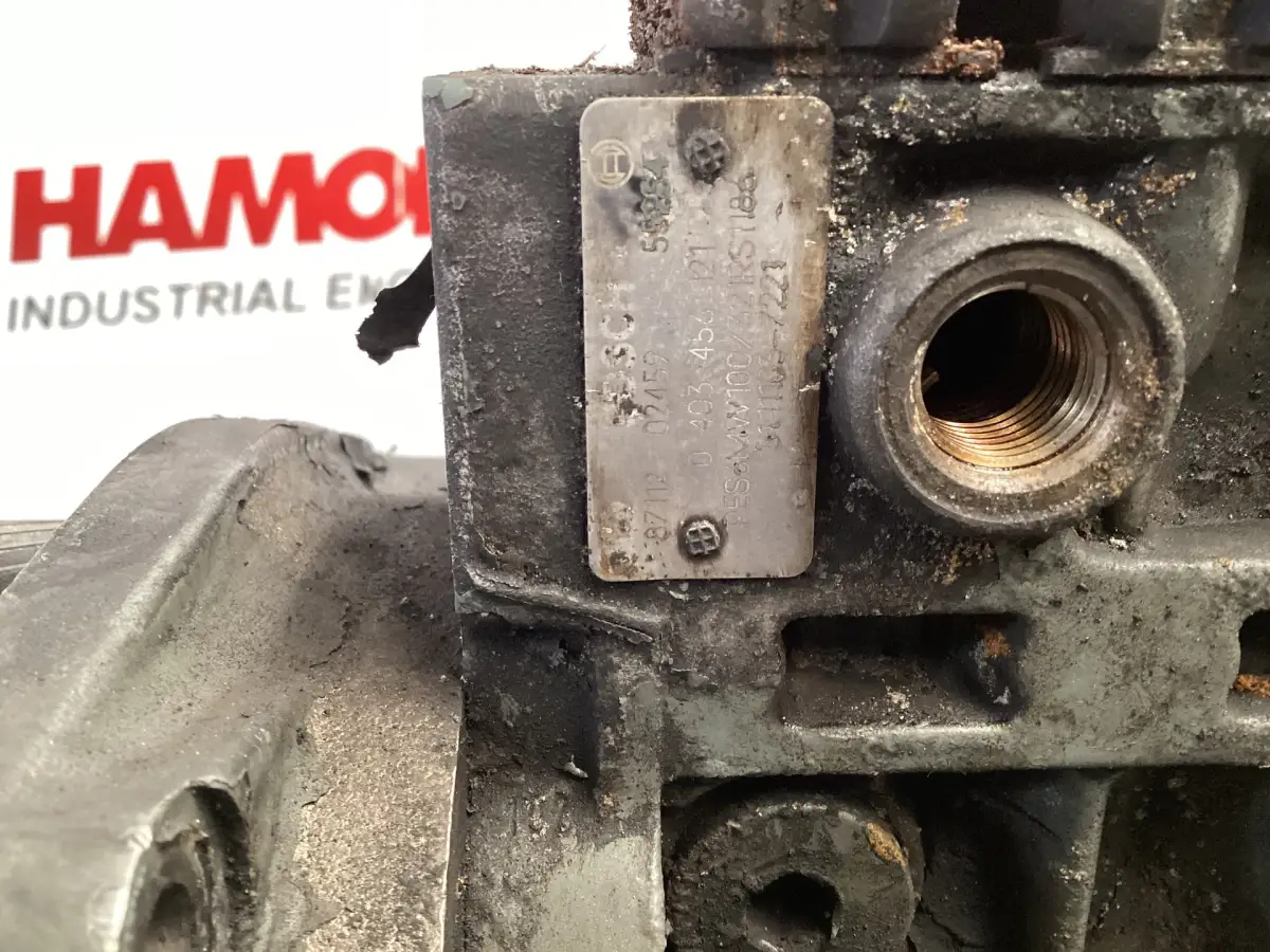 BOSCH FUEL PUMP 0403456121 USED - Picture 3
