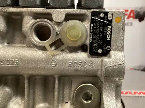 POMPE À CARBURANT BOSCH 0403246034 D'OCCASION - Miniature 4
