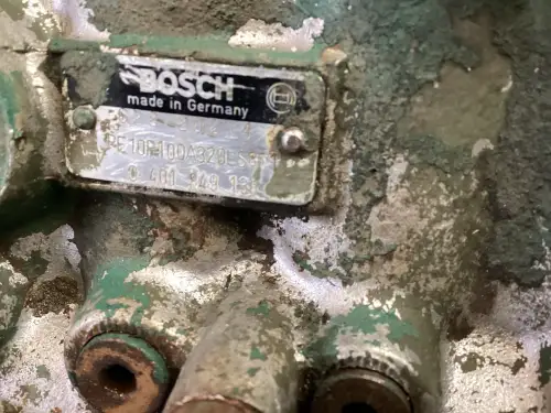 POMPE À CARBURANT BOSCH 0401849136 D'OCCASION - Miniature 4