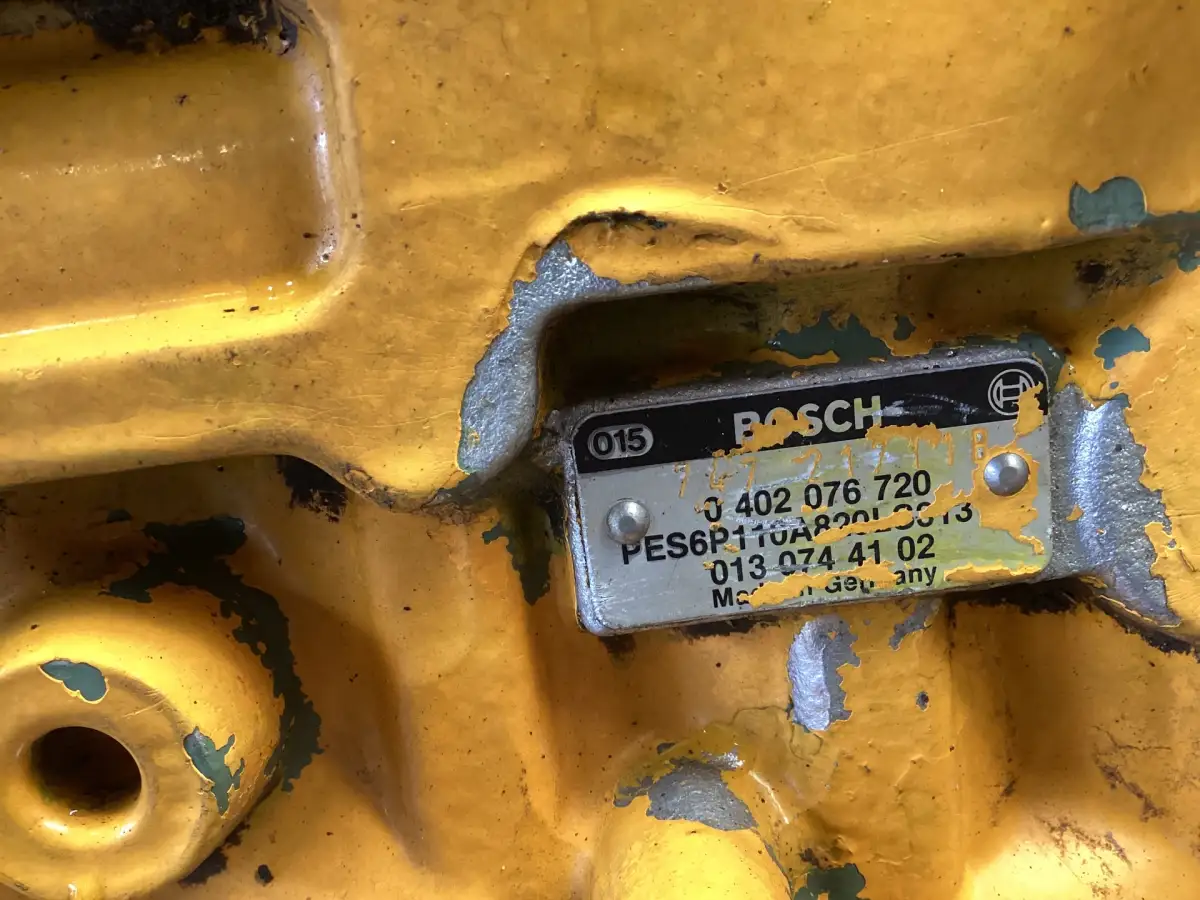 USED BOSCH FUEL PUMP 0402076720 - Picture 4