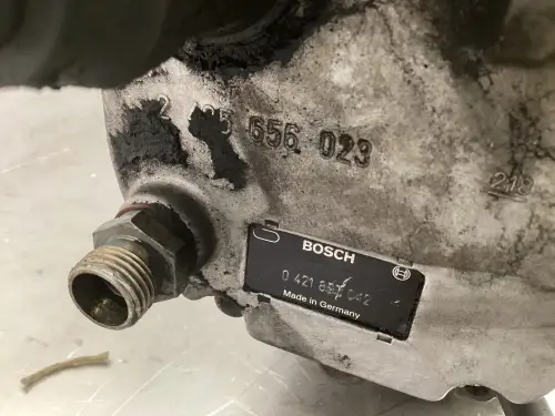 POMPE À CARBURANT BOSCH 0402796824 D'OCCASION - Miniature 2