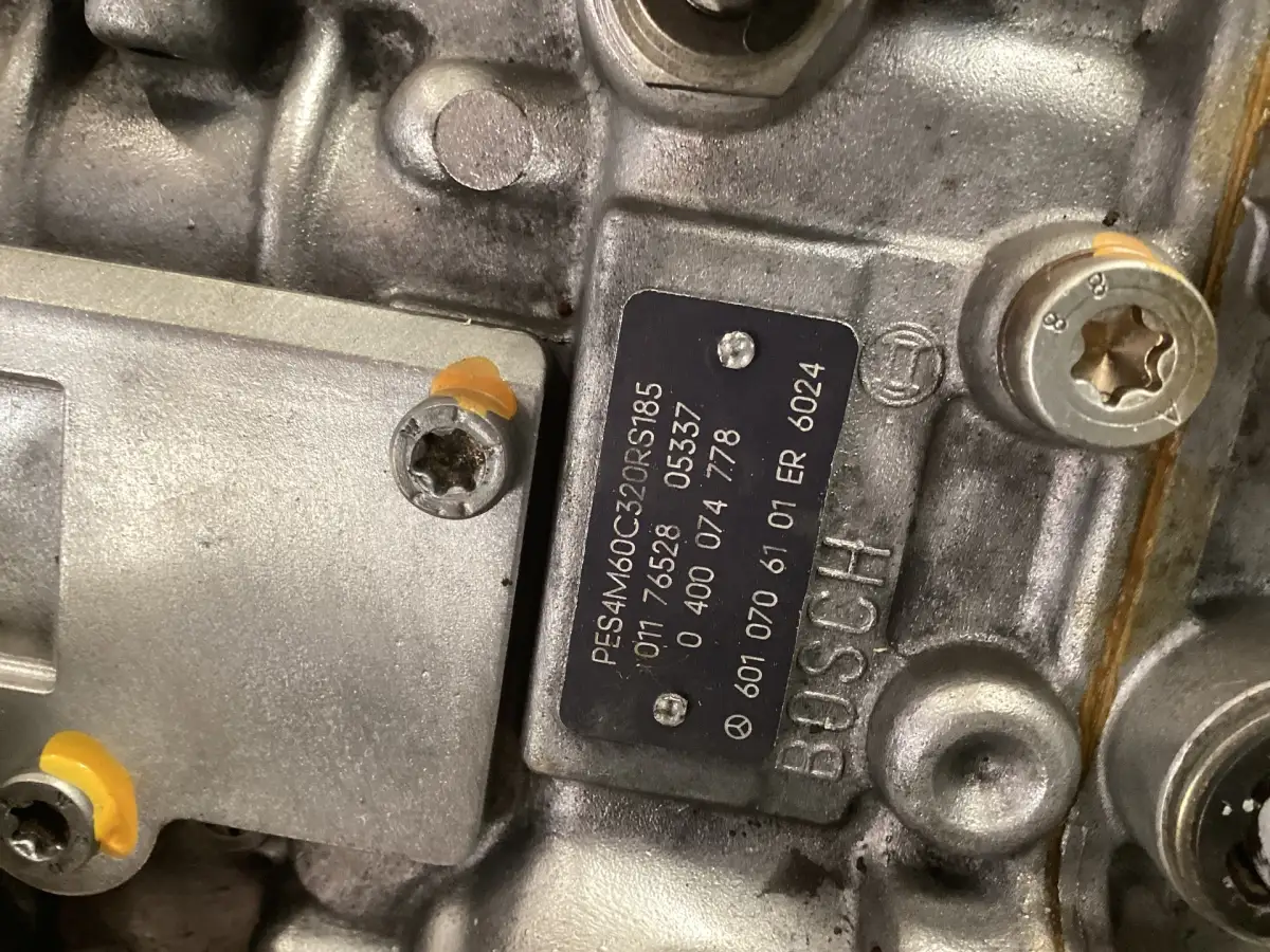 BOSCH FUEL PUMP 0400074778 USED - Picture 2