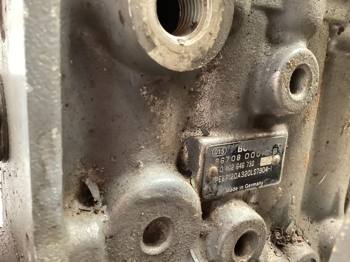 POMPE À CARBURANT BOSCH 0402646738 D'OCCASION - Image 3