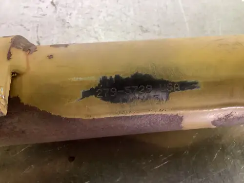CATERPILLAR OIL FILLER TUBE 2795729 USED - Thumb image 2