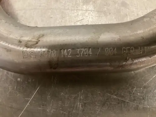 TUBE D'ADMISSION MERCEDES A4701423704 D'OCCASION - Miniature 2