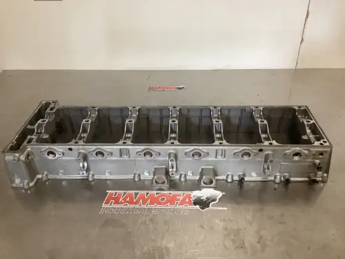 MERCEDES VALVE COVER A4700501802 USED - Thumb image 1