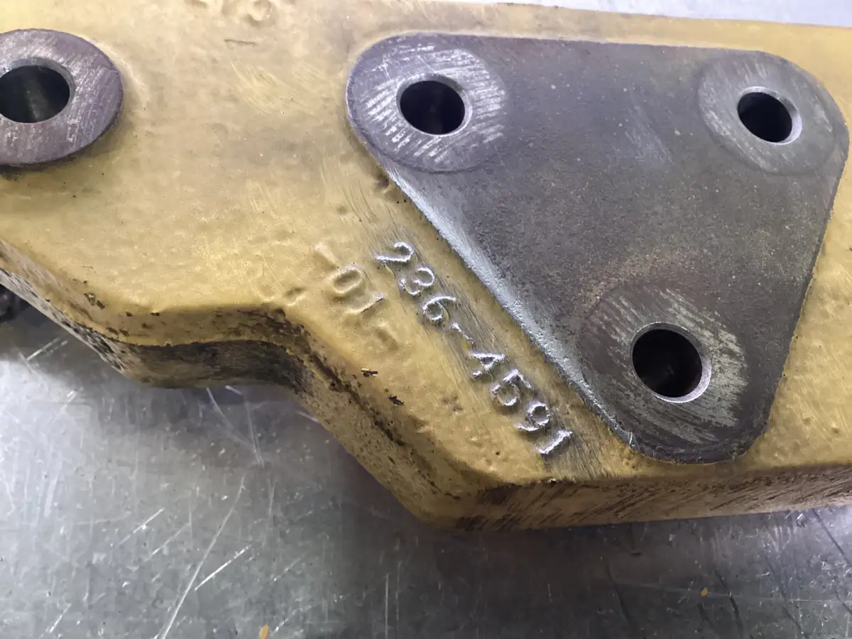 CATERPILLAR ENGINE SUPPORT 2364591 USED - Picture 2