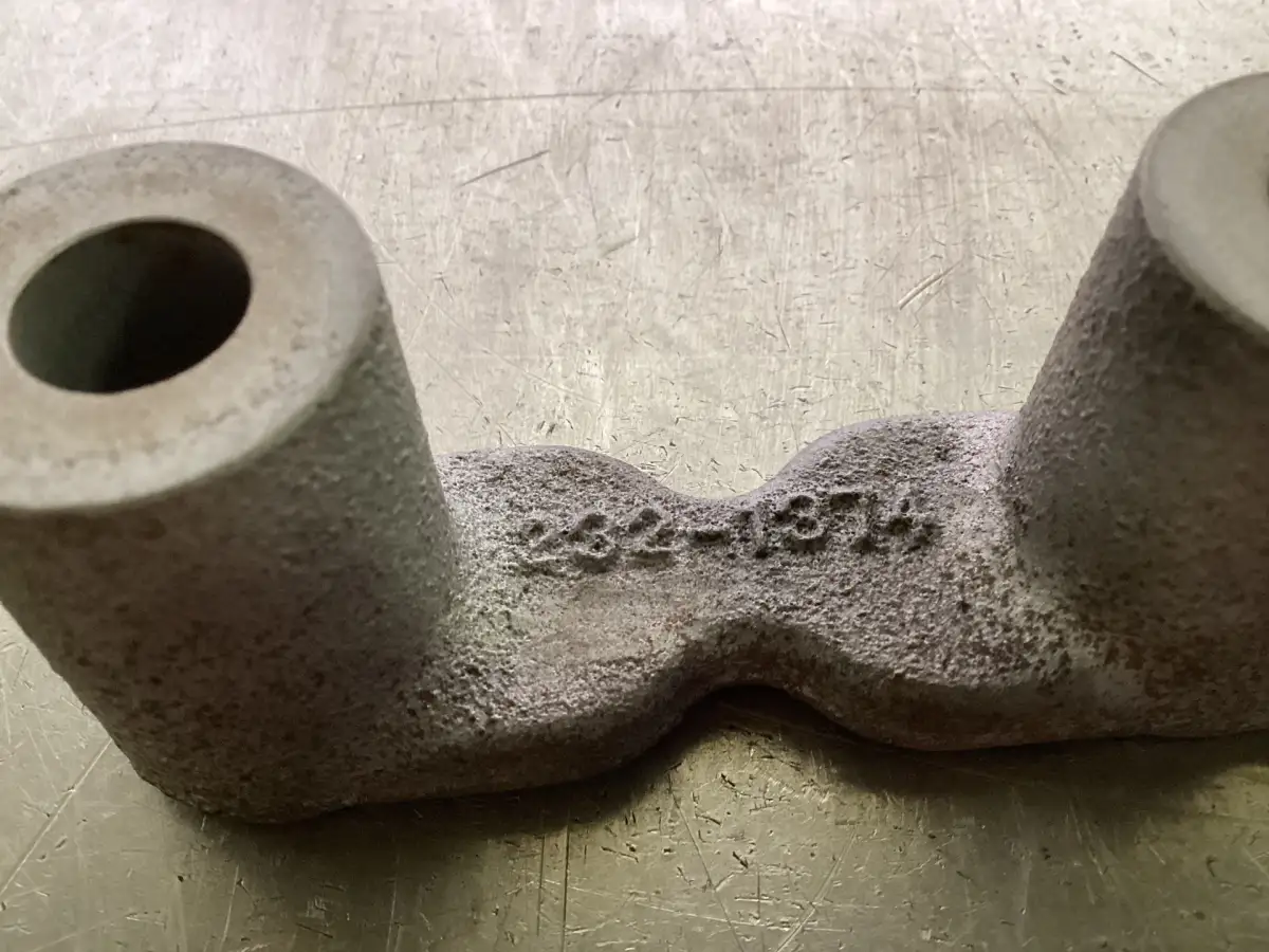 CATERPILLAR HALTER FÜR KRAFTSTOFFFILTER 2321374 GEBRAUCHT – Bild 2