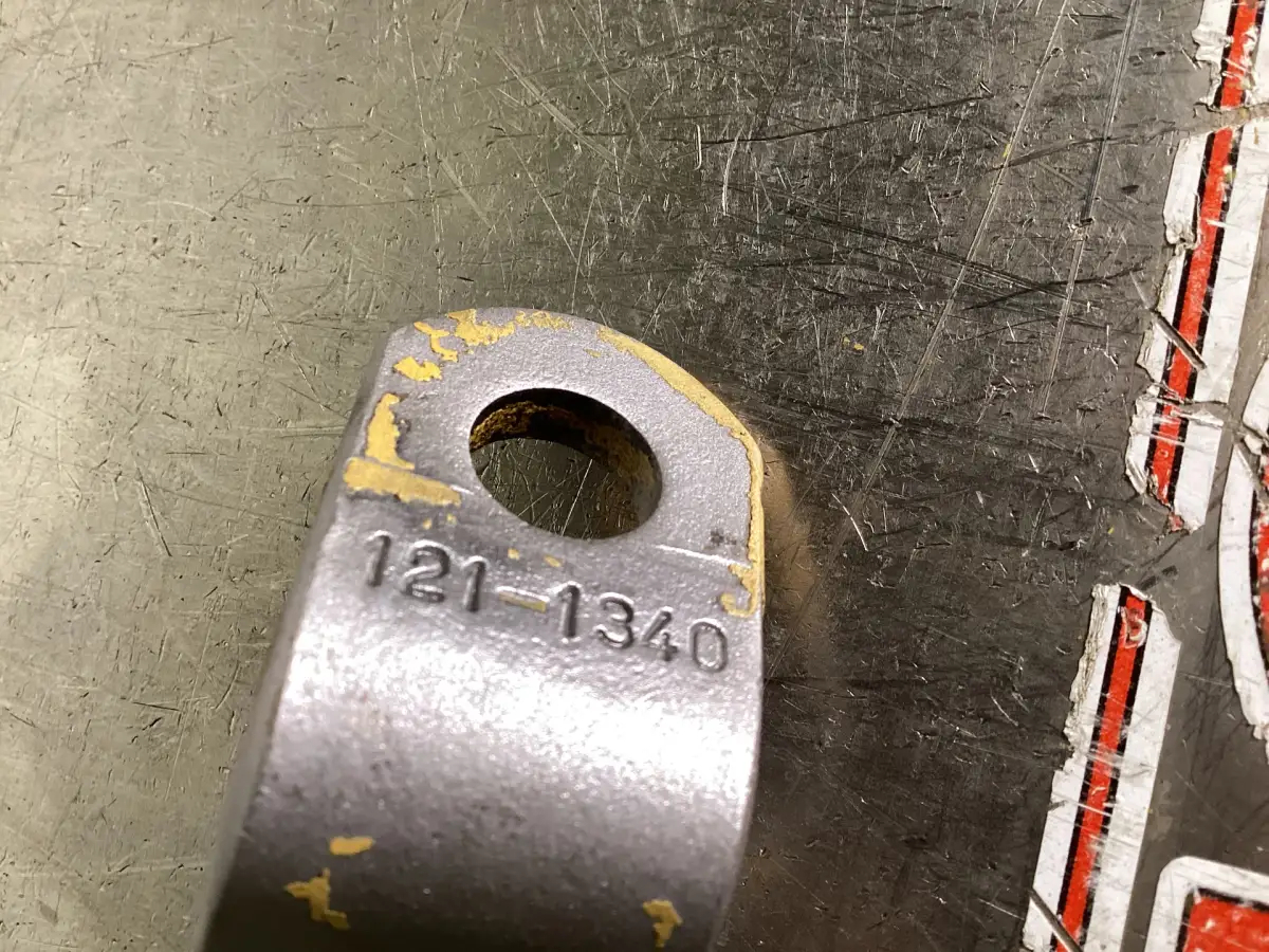 CATERPILLAR BRACKET 1211340 USED - Picture 2