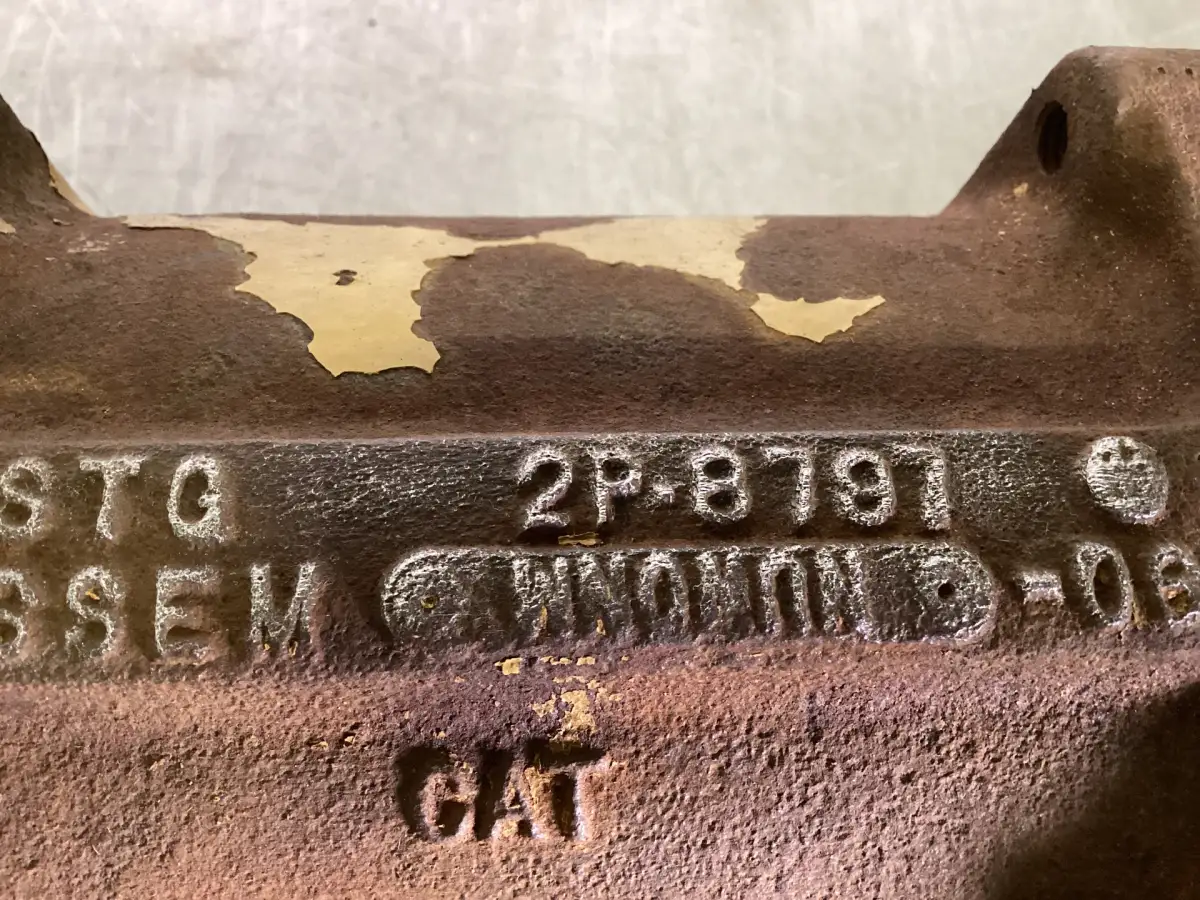 CATERPILLAR OIL COOLER 2P8797 USED - Picture 2