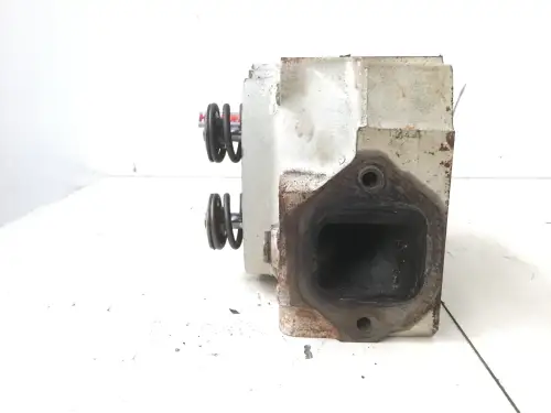 MAN CYLINDER HEAD 51031009685 USED - Thumb image 4
