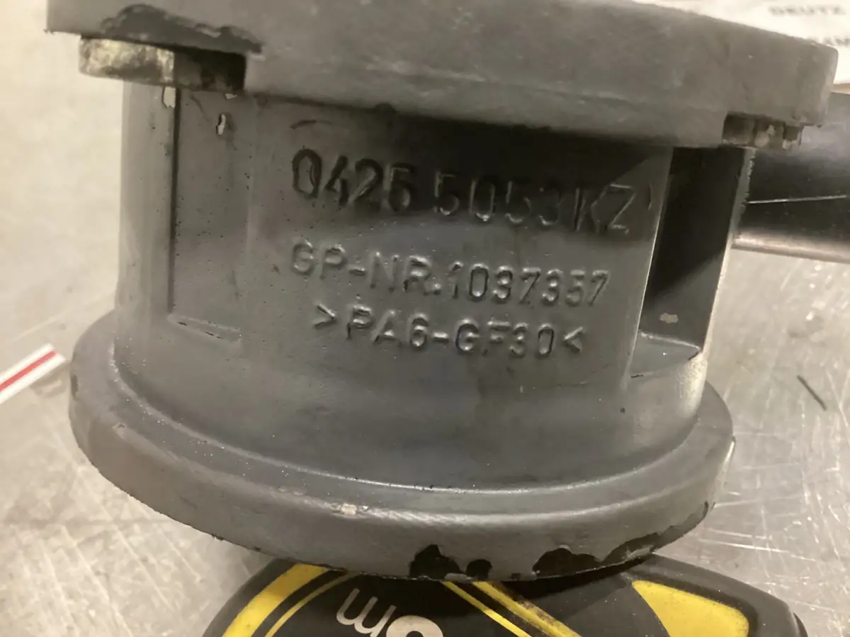 REGULADOR DE PRESIÓN DEUTZ 04255053 USADO - Imagen 2