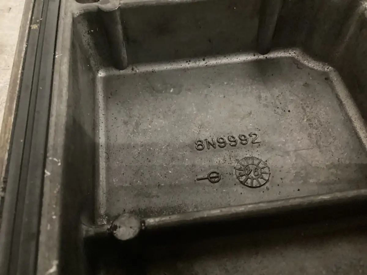 CATERPILLAR ENGINE BLOCK COVER 8N9992 USED - Picture 2