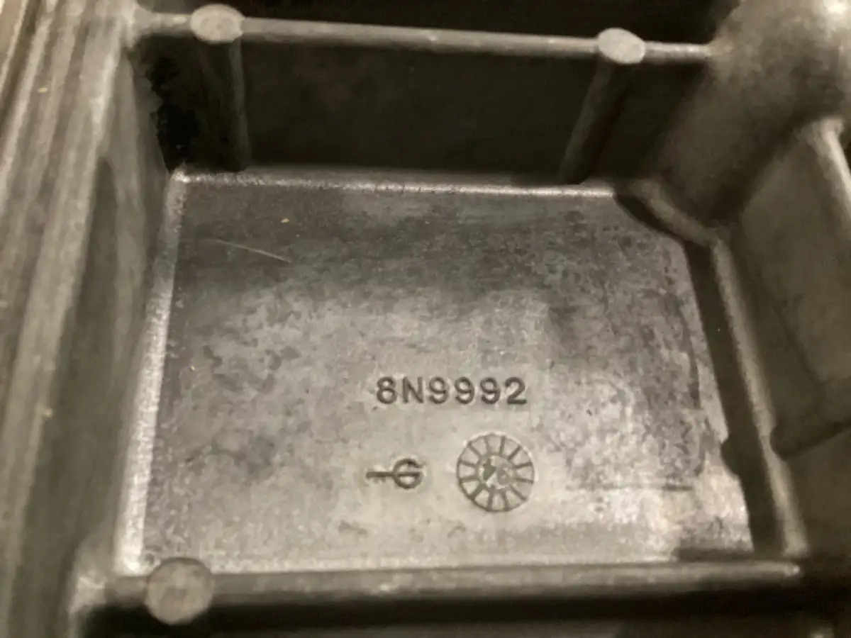 CATERPILLAR ENGINE BLOCK COVER 8N9992 USED - Picture 2