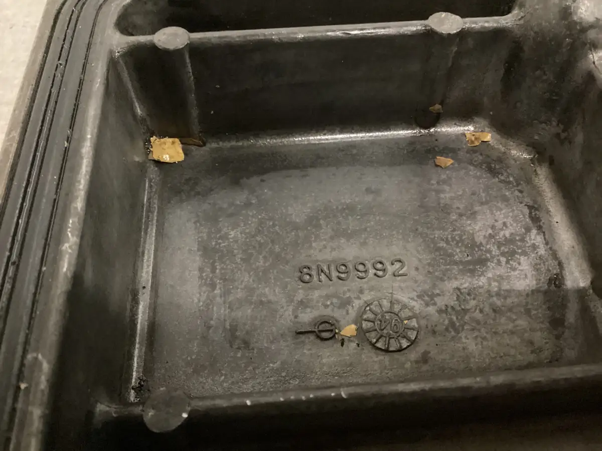 CATERPILLAR ENGINE BLOCK COVER 8N9992 USED - Picture 2