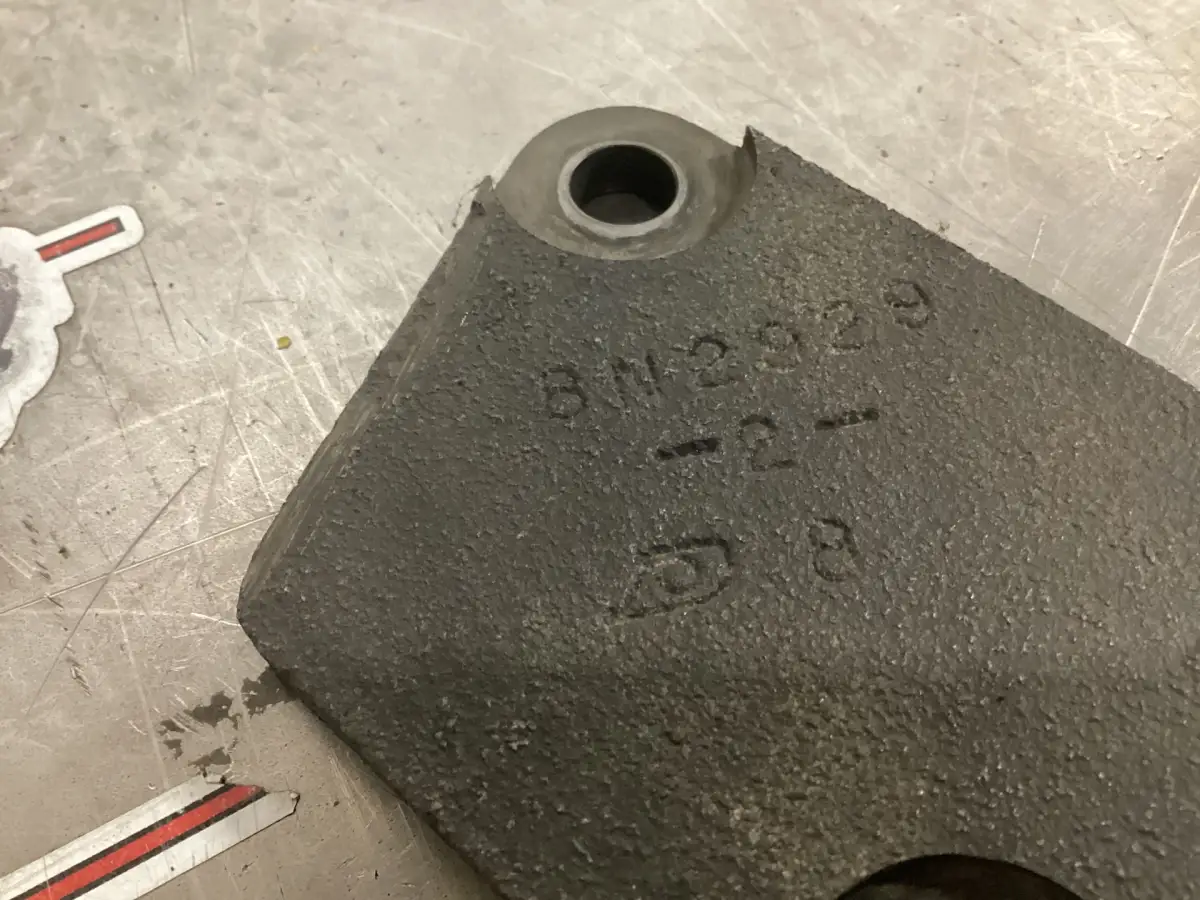 CATERPILLAR ENGINE BLOCK COVER 8N2929 USED - Picture 2