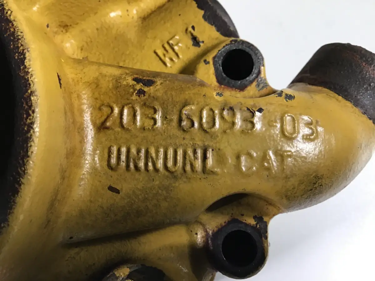 CATERPILLAR WATER PUMP HOUSING 2036093 USED - Picture 3