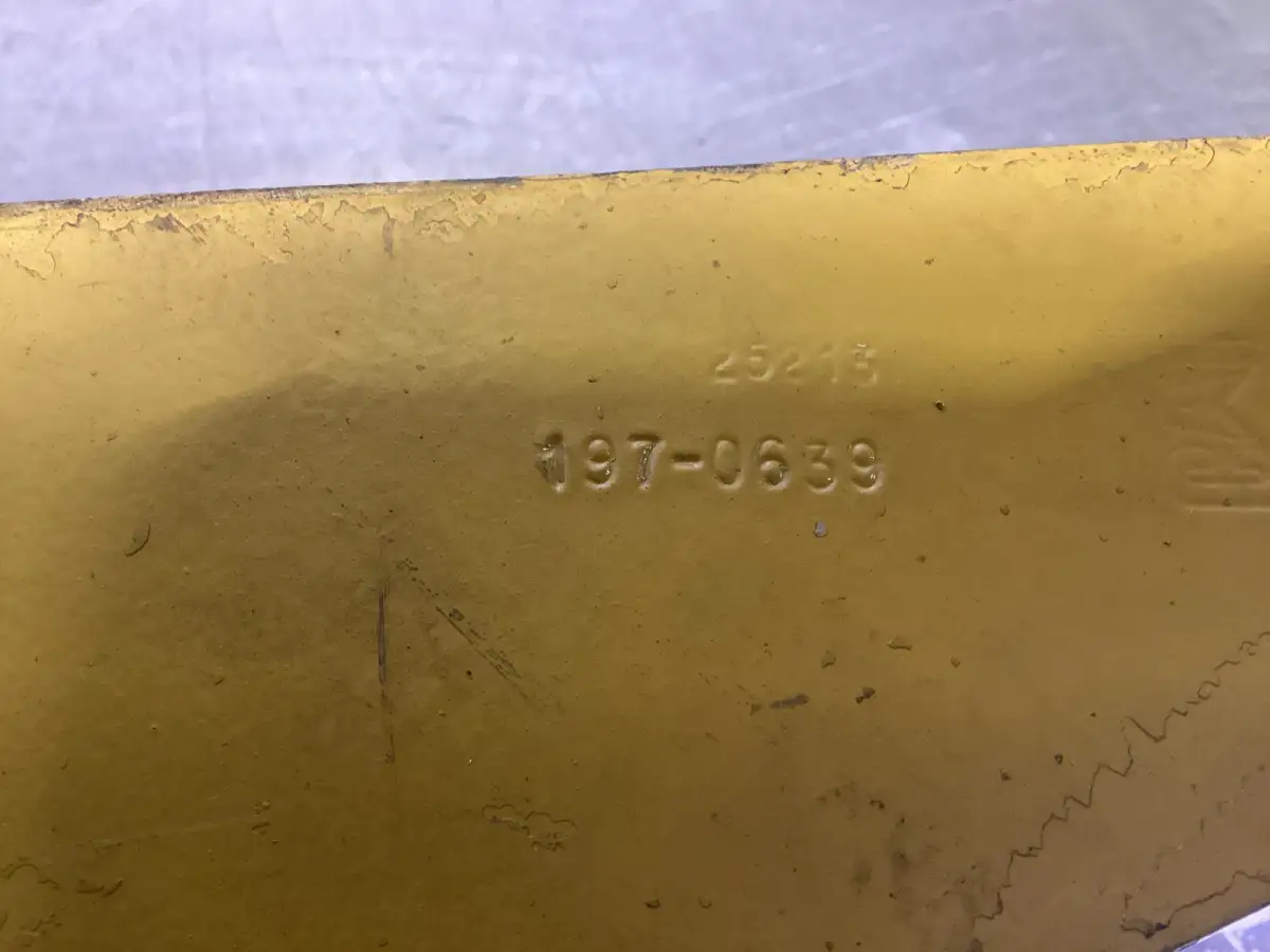 CATERPILLAR КРЕПЛЕНИЕ ДВИГАТЕЛЯ 1970639 Б/У - Фото 2