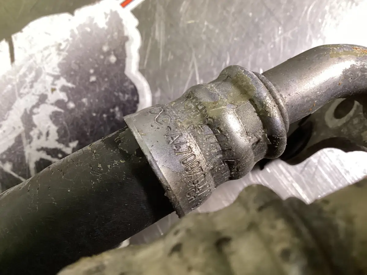 MERCEDES FUEL LINE (COPY) A4700704732 USED - Picture 2