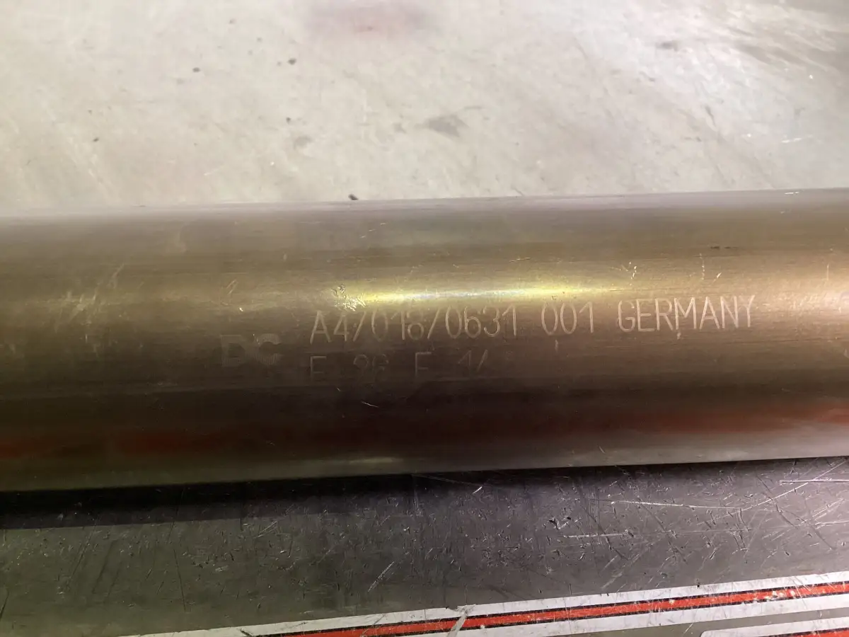 MERCEDES SUCTION TUBE A4701870631 USED - Picture 2